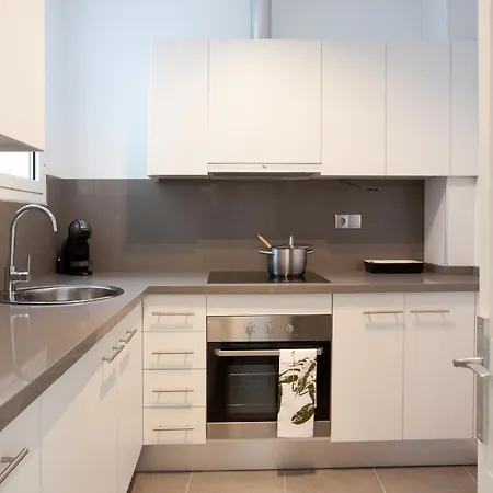 Click&flat塞内卡套房酒店 公寓 *