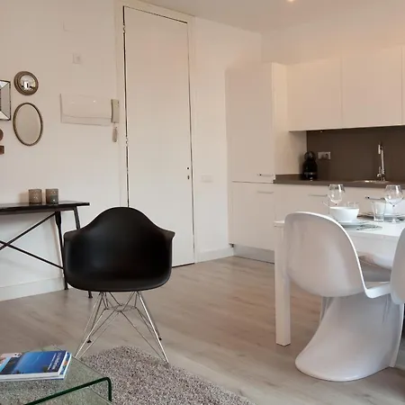 公寓 Click&flat塞内卡套房酒店 *